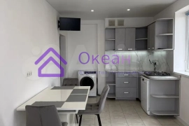 2-к. квартира, 94 м², 2/4 эт.